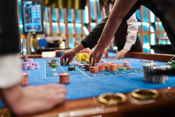 Slot game reel symbols and payout diagram